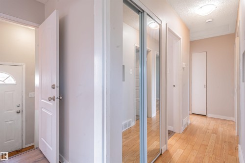 5207 103 Avenue Nw, Edmonton, AB 