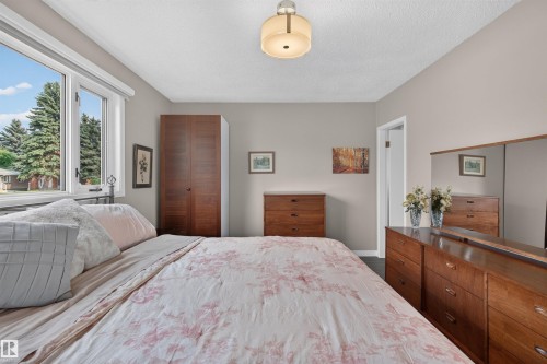 6503 88 Avenue Nw, Edmonton, AB - Indoor Photo Showing Bedroom