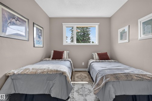 6503 88 Avenue Nw, Edmonton, AB - Indoor Photo Showing Bedroom