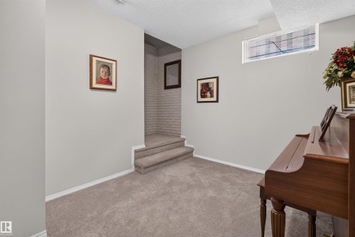 6503 88 Avenue Nw, Edmonton, AB - Indoor Photo Showing Other Room