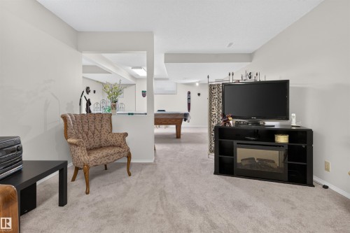 6503 88 Avenue Nw, Edmonton, AB - Indoor