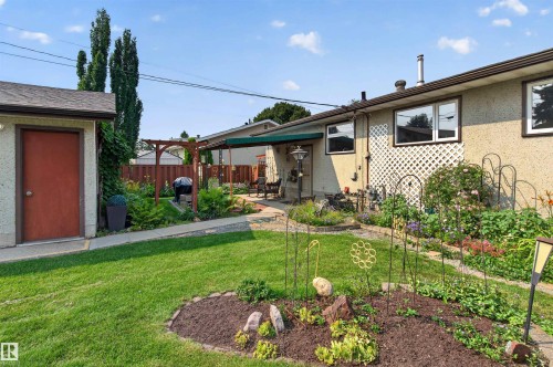 6503 88 Avenue Nw, Edmonton, AB - Outdoor