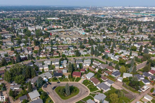 6503 88 Avenue Nw, Edmonton, AB - Outdoor With View