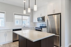 #3 11373 12 AV NW NW  Edmonton, AB T6J 5V2