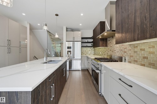 11109 University Avenue Nw, Edmonton, AB 