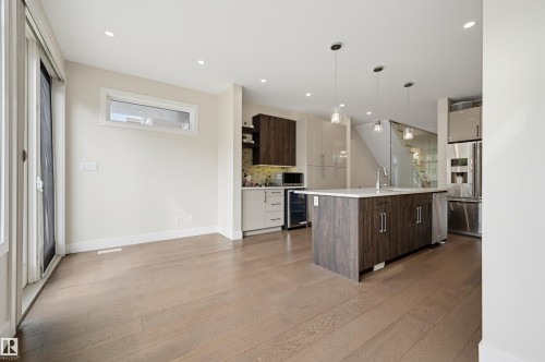 11109 University Avenue Nw, Edmonton, AB 