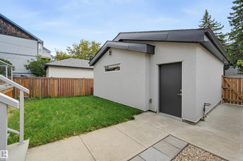 11109 University Avenue Nw, Edmonton, AB 