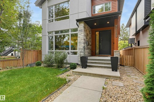 11109 University Avenue Nw, Edmonton, AB 
