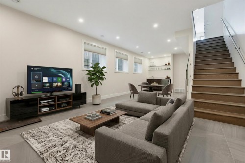 11109 University Avenue Nw, Edmonton, AB 