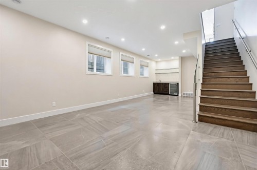11109 University Avenue Nw, Edmonton, AB 