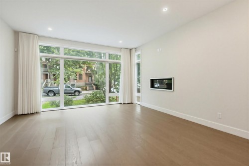 11109 University Avenue Nw, Edmonton, AB 