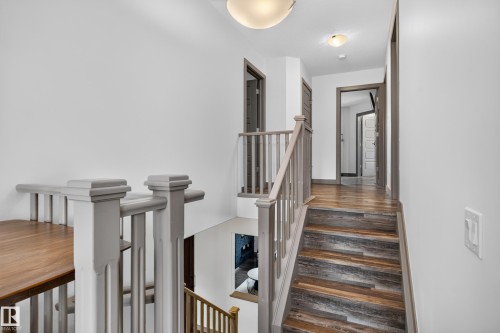 1107 Chahley Crest Nw, Edmonton, AB 