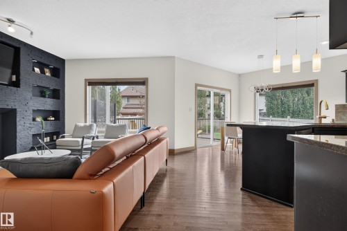 1107 Chahley Crest Nw, Edmonton, AB 
