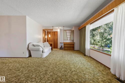 9821 83 Avenue Nw, Edmonton, AB 