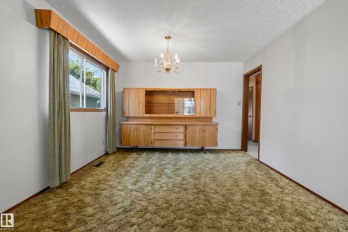 9821 83 Avenue Nw, Edmonton, AB 