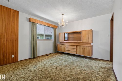 9821 83 Avenue Nw, Edmonton, AB 