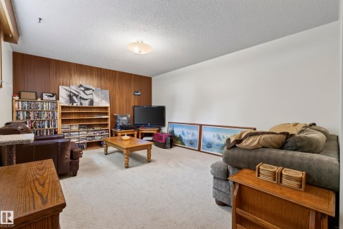9821 83 Avenue Nw, Edmonton, AB 