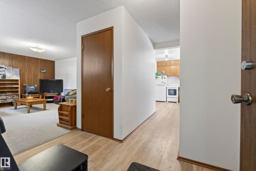 9821 83 Avenue Nw, Edmonton, AB 