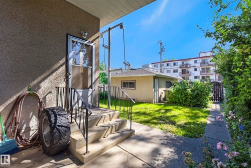 9821 83 Avenue Nw, Edmonton, AB 
