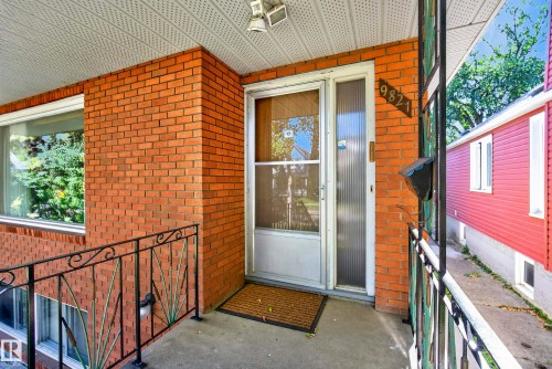 9821 83 Avenue Nw, Edmonton, AB 