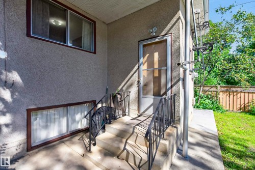 9821 83 Avenue Nw, Edmonton, AB 