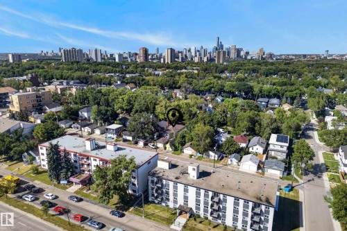9821 83 Avenue Nw, Edmonton, AB 
