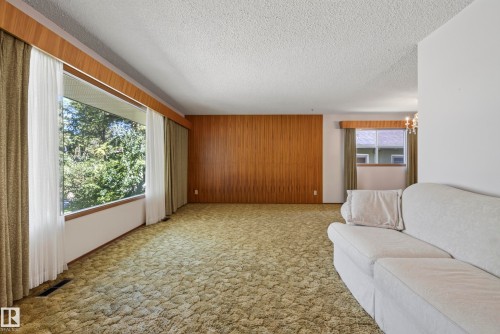 9821 83 Avenue Nw, Edmonton, AB 