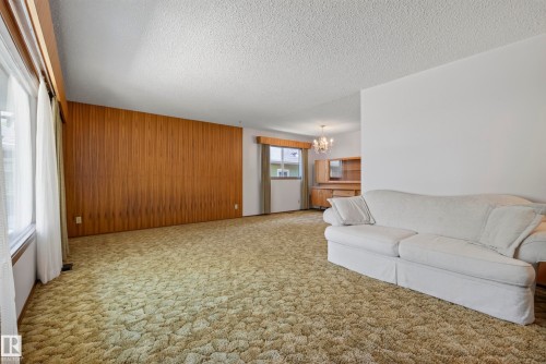 9821 83 Avenue Nw, Edmonton, AB 
