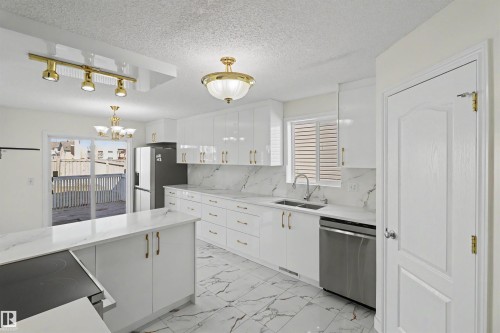 4712 201 St Nw, Edmonton, AB 