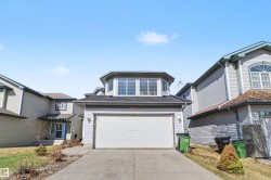 4712 201 St NW  Edmonton, AB T6M 2X7