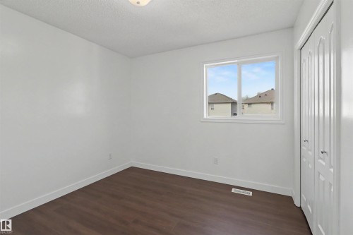 4712 201 St Nw, Edmonton, AB 