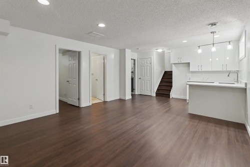 4712 201 St Nw, Edmonton, AB 
