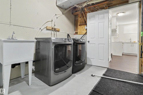 4712 201 St Nw, Edmonton, AB 