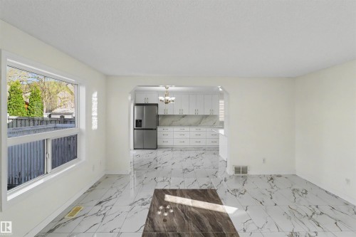 4712 201 St Nw, Edmonton, AB 