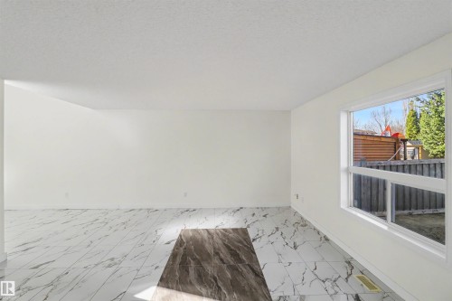 4712 201 St Nw, Edmonton, AB 