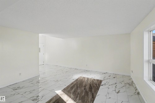 4712 201 St Nw, Edmonton, AB 