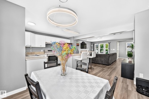 7824 14 Avenue Sw, Edmonton, AB 