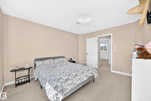 7824 14 Avenue Sw, Edmonton, AB 