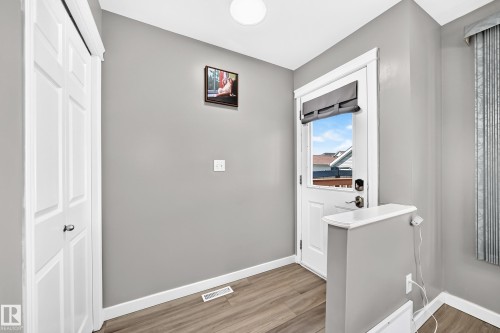 7824 14 Avenue Sw, Edmonton, AB 