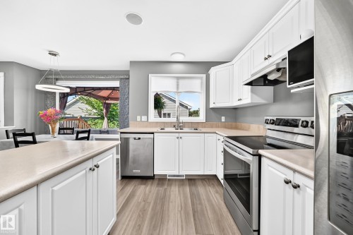 7824 14 Avenue Sw, Edmonton, AB 