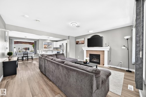 7824 14 Avenue Sw, Edmonton, AB 