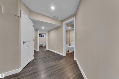 3113 16A Avenue Nw, Edmonton, AB 