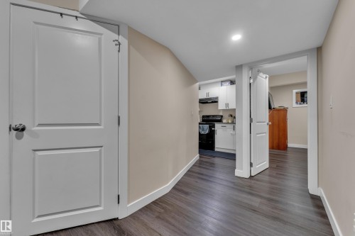 3113 16A Avenue Nw, Edmonton, AB 