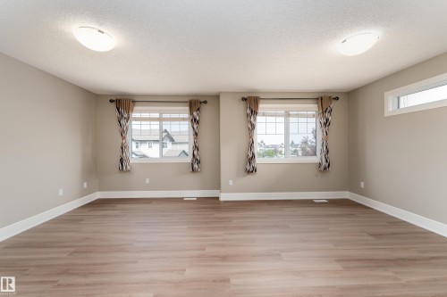 3301 Abbott Crescent Sw, Edmonton, AB - Indoor Photo Showing Other Room