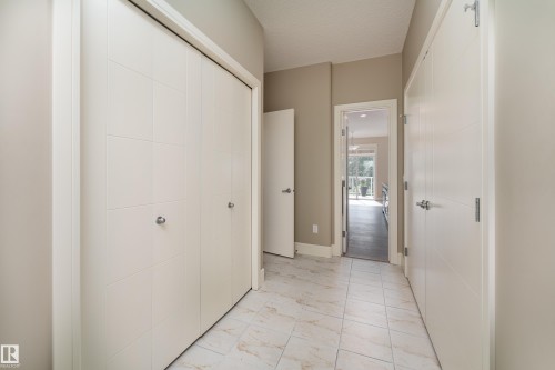 3301 Abbott Crescent Sw, Edmonton, AB - Indoor Photo Showing Other Room