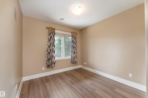 3301 Abbott Crescent Sw, Edmonton, AB - Indoor Photo Showing Other Room