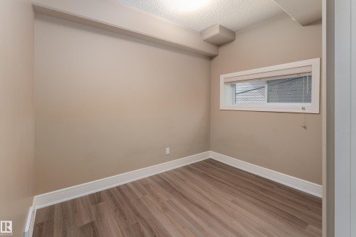 3301 Abbott Crescent Sw, Edmonton, AB - Indoor Photo Showing Other Room