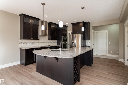 3301 Abbott Crescent Sw, Edmonton, AB - Indoor Photo Showing Kitchen With Upgraded Kitchen