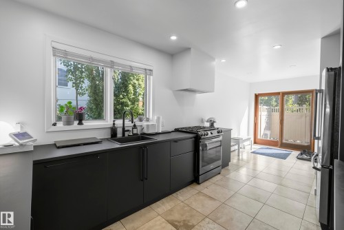 9571 91 Street Nw, Edmonton, AB 