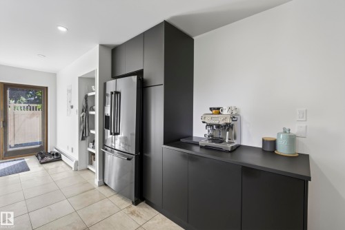 9571 91 Street Nw, Edmonton, AB 